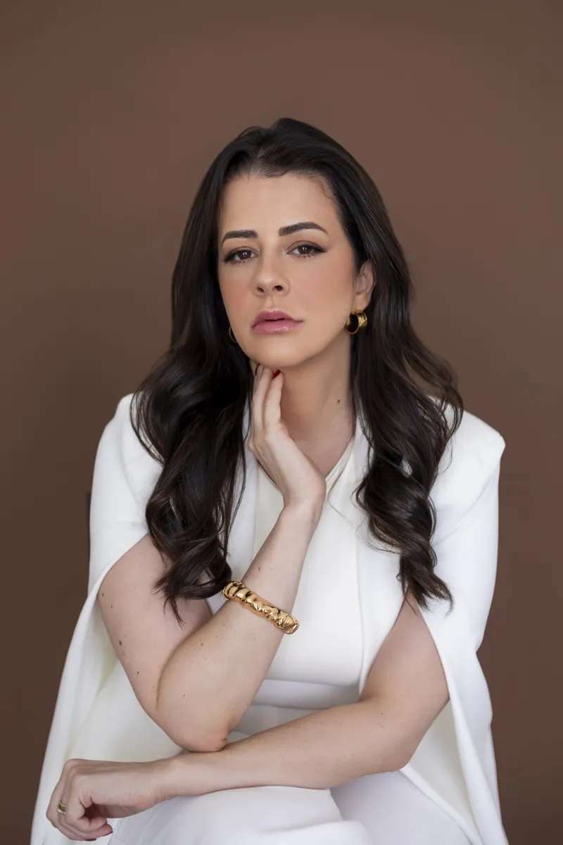 Dra. Bruna Schoembakla, advogada especializada em direito de família